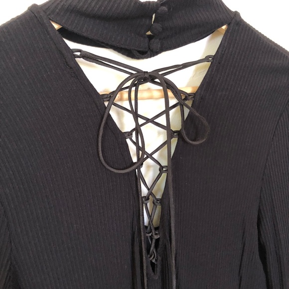 NWT• Paige Skylynn Bell sleeve Top - Picture 8 of 8